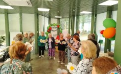 ЯРКИЙ ДЕНЬ В «ПАРКЕ ШВЕЙЦАРИЯ»: КОМАНДА ЦЕНТРА «СЕМЬЯ» ПРОВЕЛА МЕРОПРИЯТИЯ ДЛЯ СТАРШЕГО ПОКОЛЕНИЯ