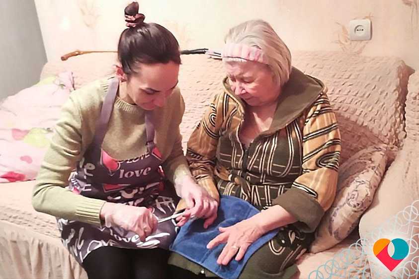 ПРОФЕССИЯ «ПОМОЩНИК ПО УХОДУ»: НОВЫЙ СТАНДАРТ ЗАБОТЫ В СИСТЕМЕ ДОЛГОВРЕМЕННОГО УХОДА